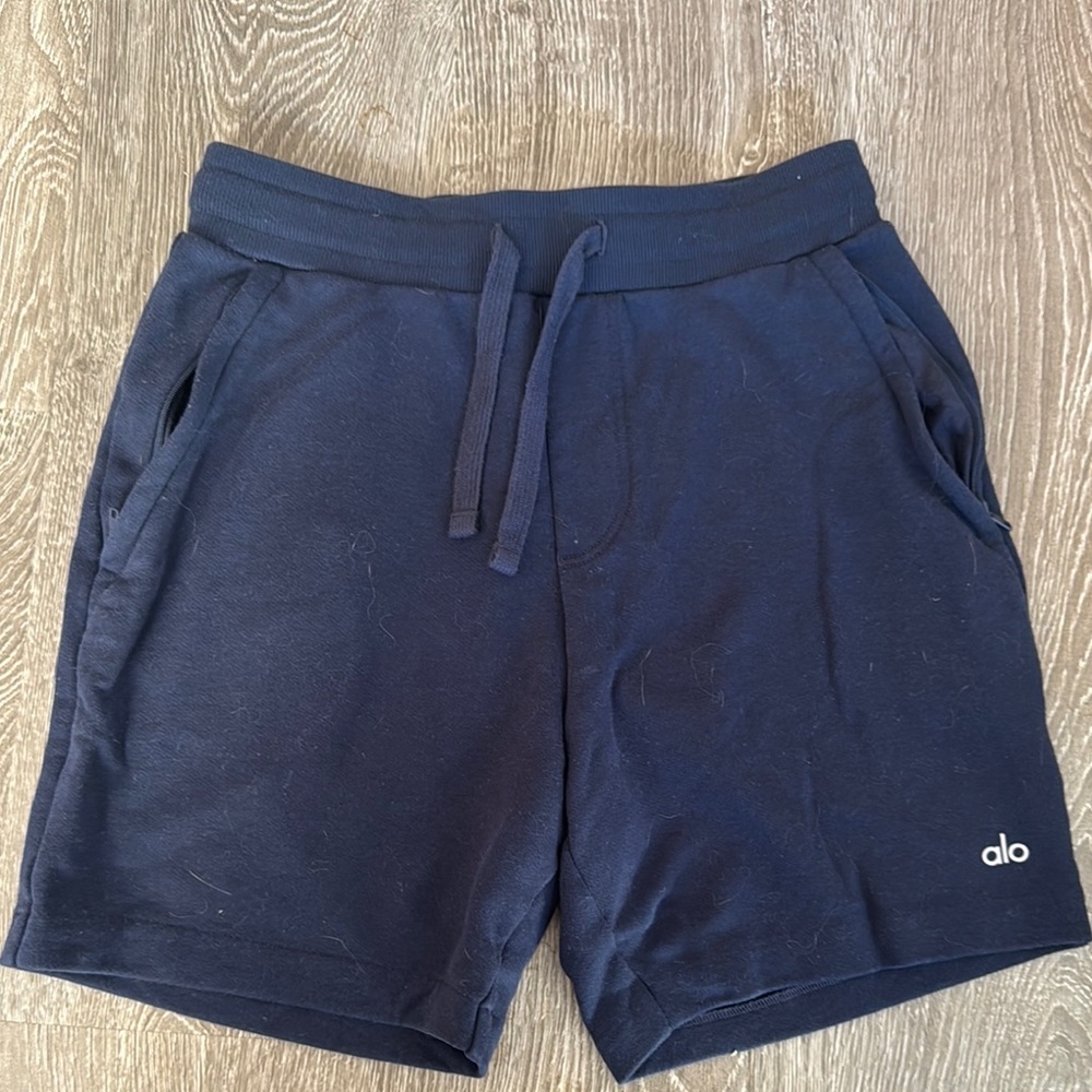 ALO Yoga Men's Navy Blue Shorts